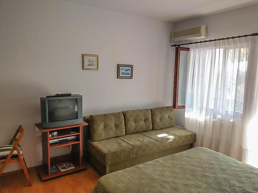 Апартаменты Apartman Melis Подгора Экстерьер фото